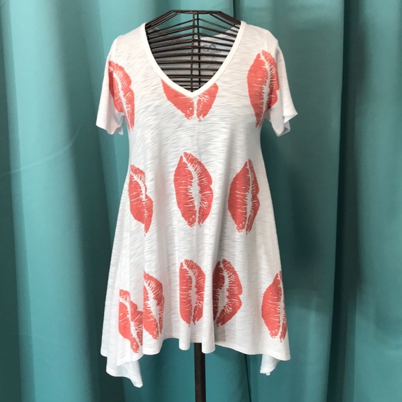 Go Couture Tops - Red lip print asymmetrical shirt by Go Couture